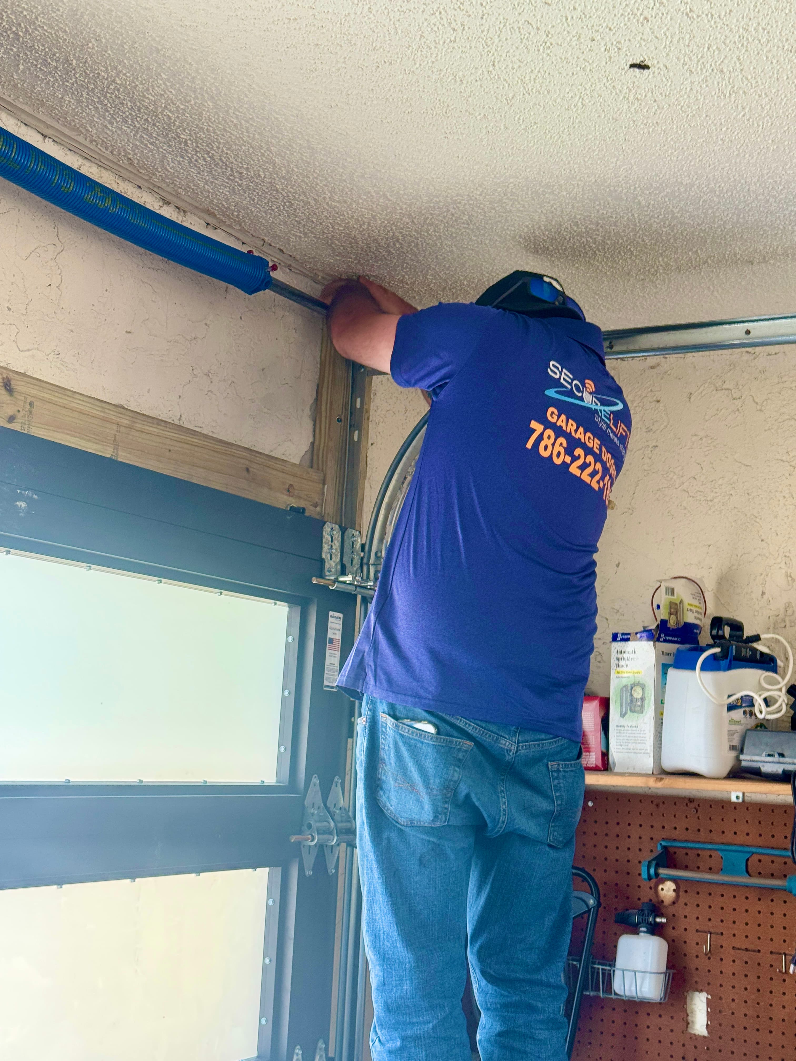 Emergency garage door repair team